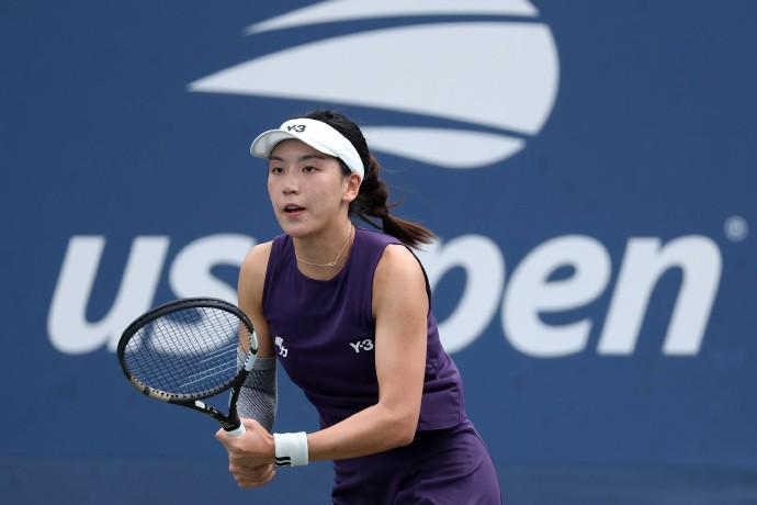 王欣瑜2-6输掉首盘，0-1落后亚历山德洛娃